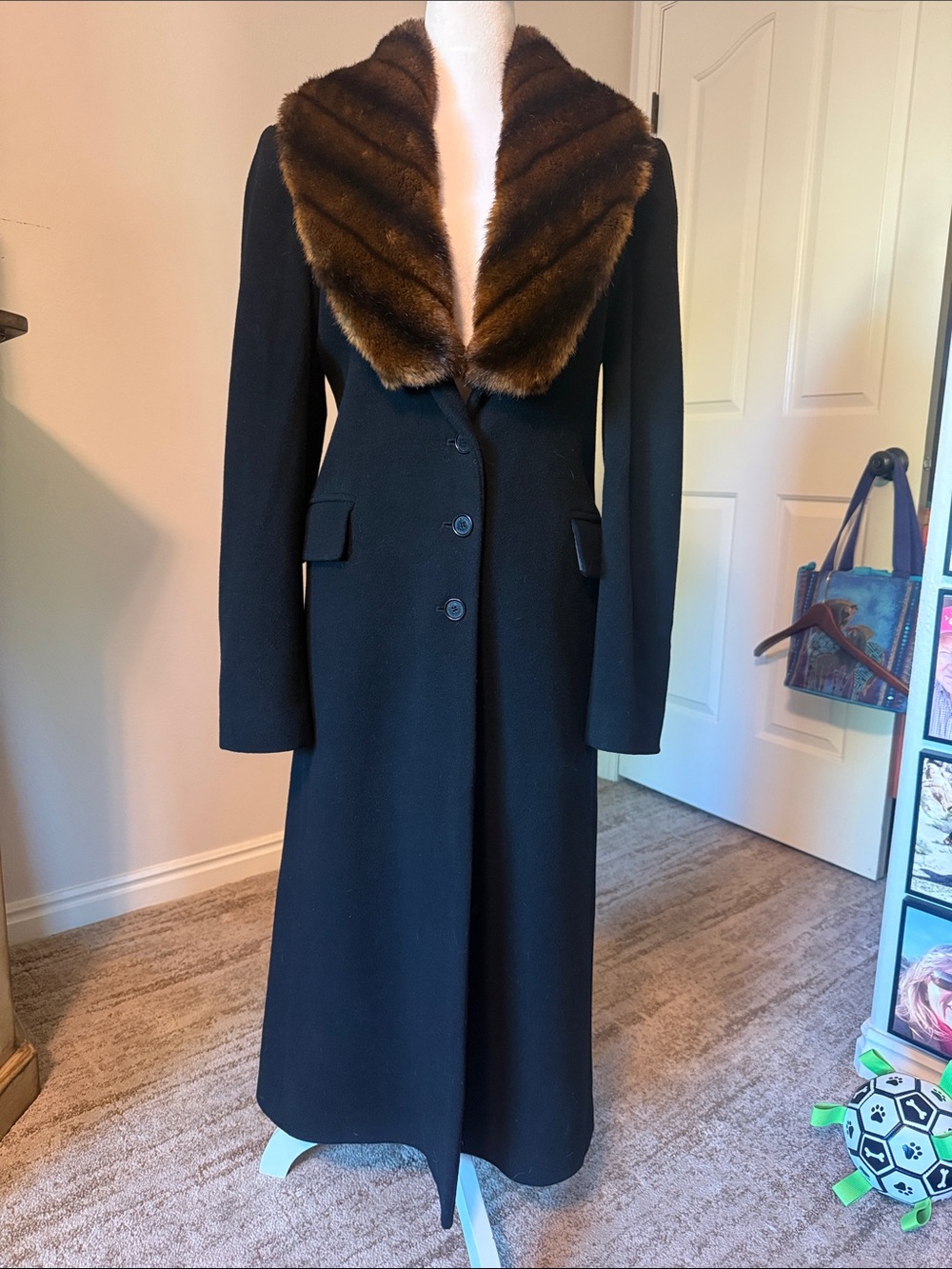 Lauren Black Long Wool Coat with Brown Faux Fur Collar large
